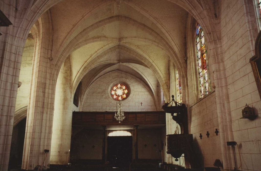 Eglise Saint-Martial : nef, vue générale