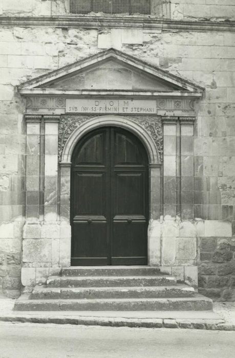 Eglise Saint-Firmin : portail occidental, vue générale