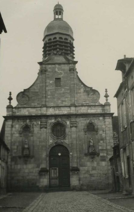 Eglise Saint-Preigts : façade occidentale, vue générale