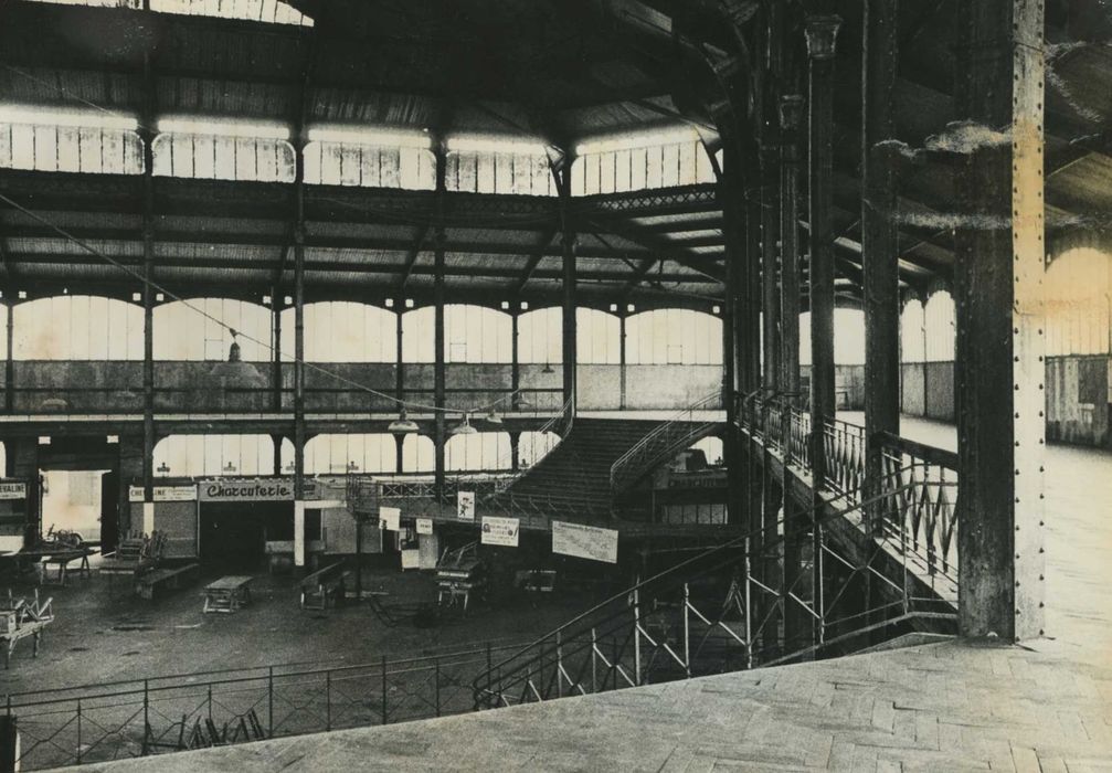 Marché couvert, vue partielle de l’espace intérieur