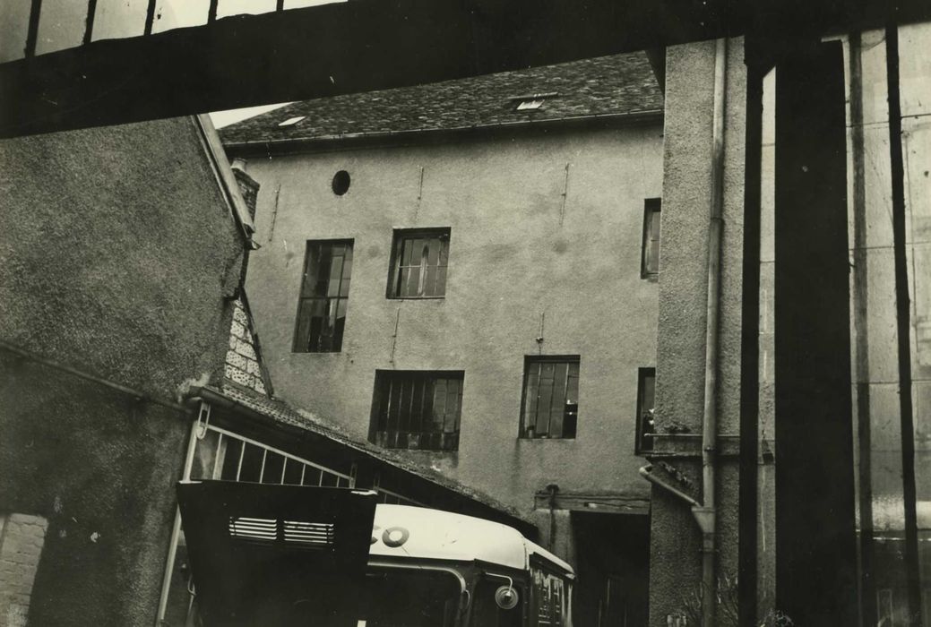 Immeubles dits Ancien Moulin de la Vierge : Façade sur cour, vue partielle