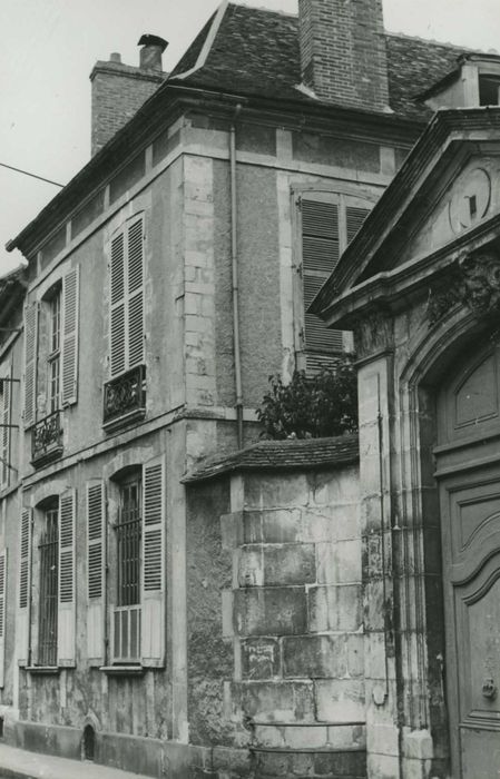 Maison : façade sur rue du n°8, vue générale