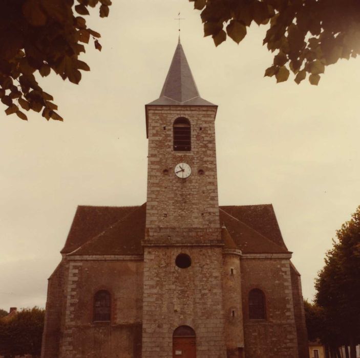 Eglise Saint-Cyr et Sainte-Julitte : façade occidentale, vue générale