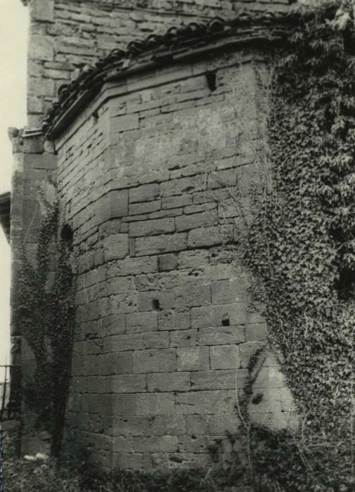 Eglise (ancienne) : chevet, vue partielle