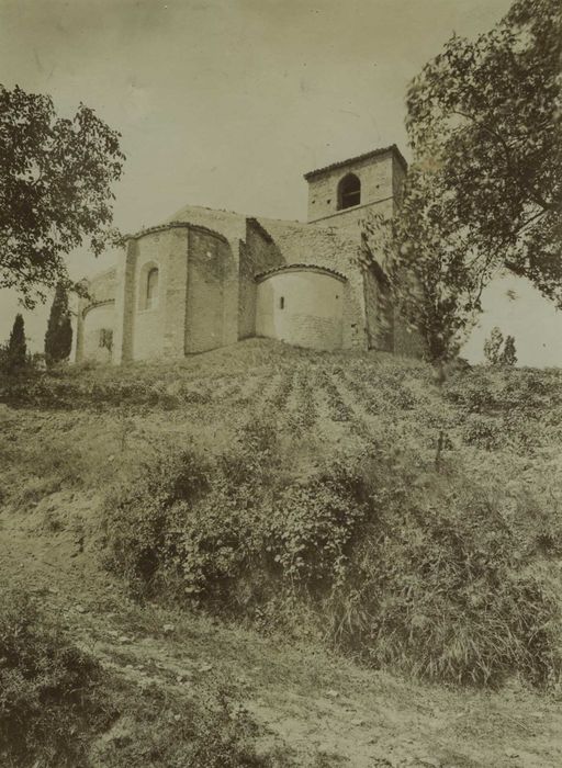 Eglise paroisiale : chevet, vue générale