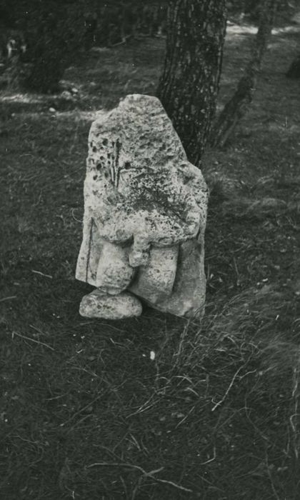 statue (fragment) : personnage non identifié