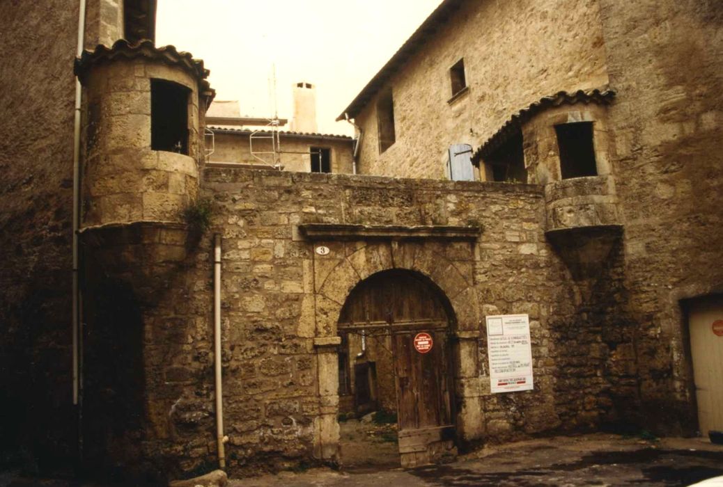 Ancien hôtel de Peyrat : façade ouest, vue partielle