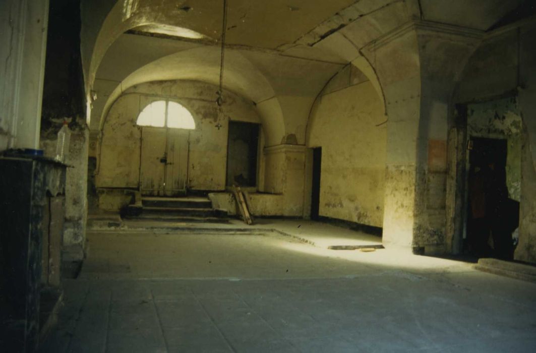 Ancien hôtel de Peyrat : rez-de-chaussée sur la cour ouest, vue générale