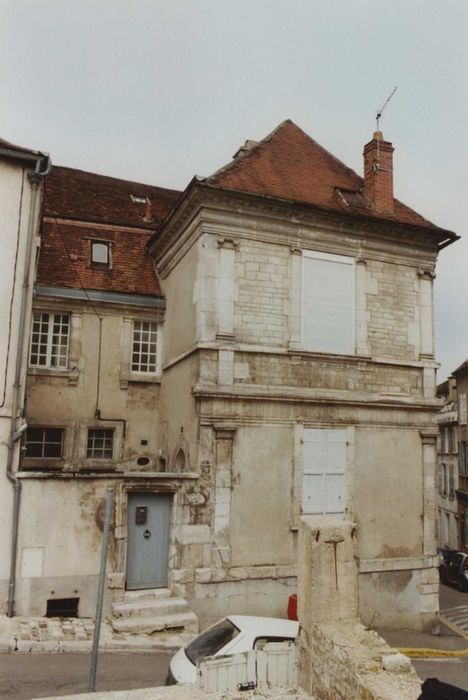 Maison : façade sur la rue Armand Collin, vue partielle