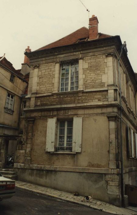 Maison : façade sur la rue Armand Collin, vue partielle