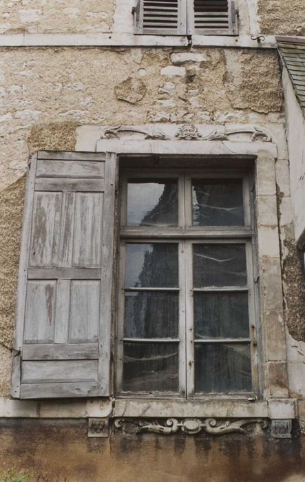 Hôtel Gauthier de Sibert : façade sur cour, détail d’une baie