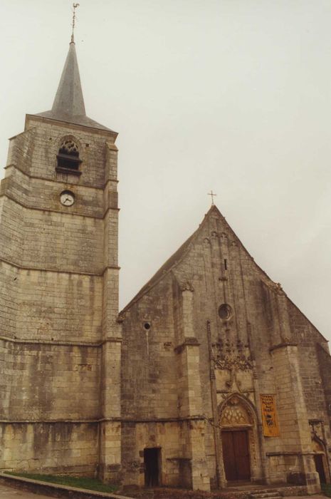 Eglise Saint-Symphorien : façade occidentale, vue générale