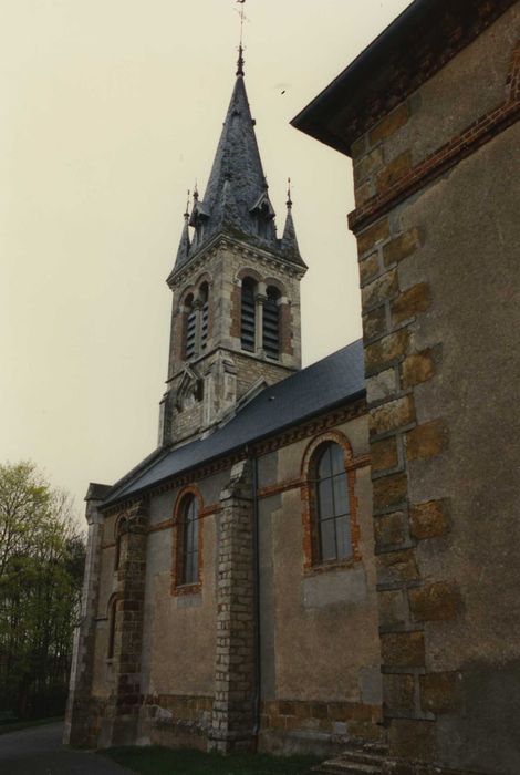 Eglise Saint-Thomas de Cantorbéry : façade latérale sud, vue partielle