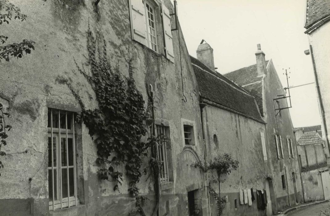 Maison dite Manoir Desfourneaux : façade nord rue rue, vue générale