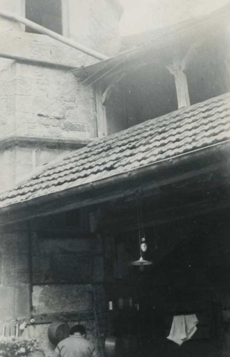 Maison natale de Théodore de Bèze : cour intérieure, vue partielle des façades