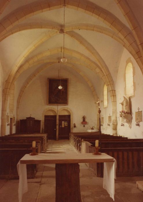 Eglise paroissiale : nef, vue générale