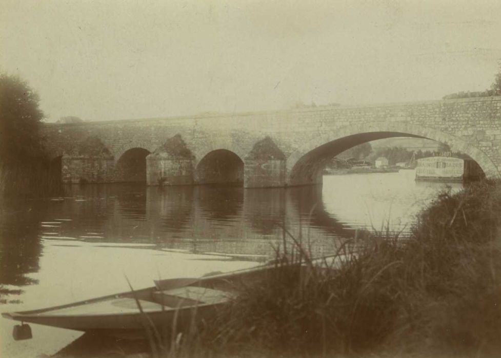 Pont : élévation en amont, vue générale