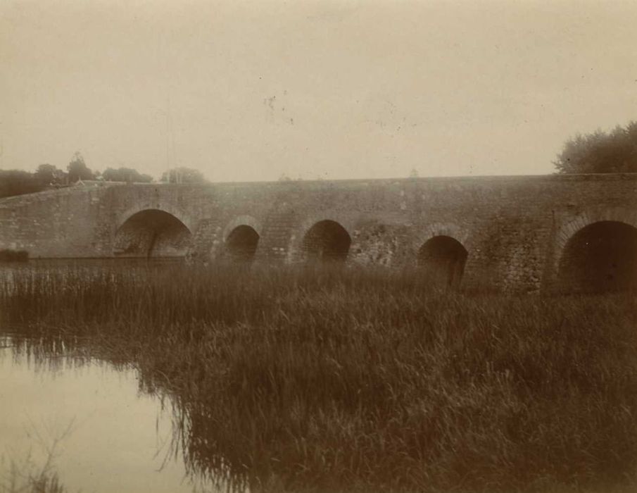 Pont : élévation en aval, vue générale