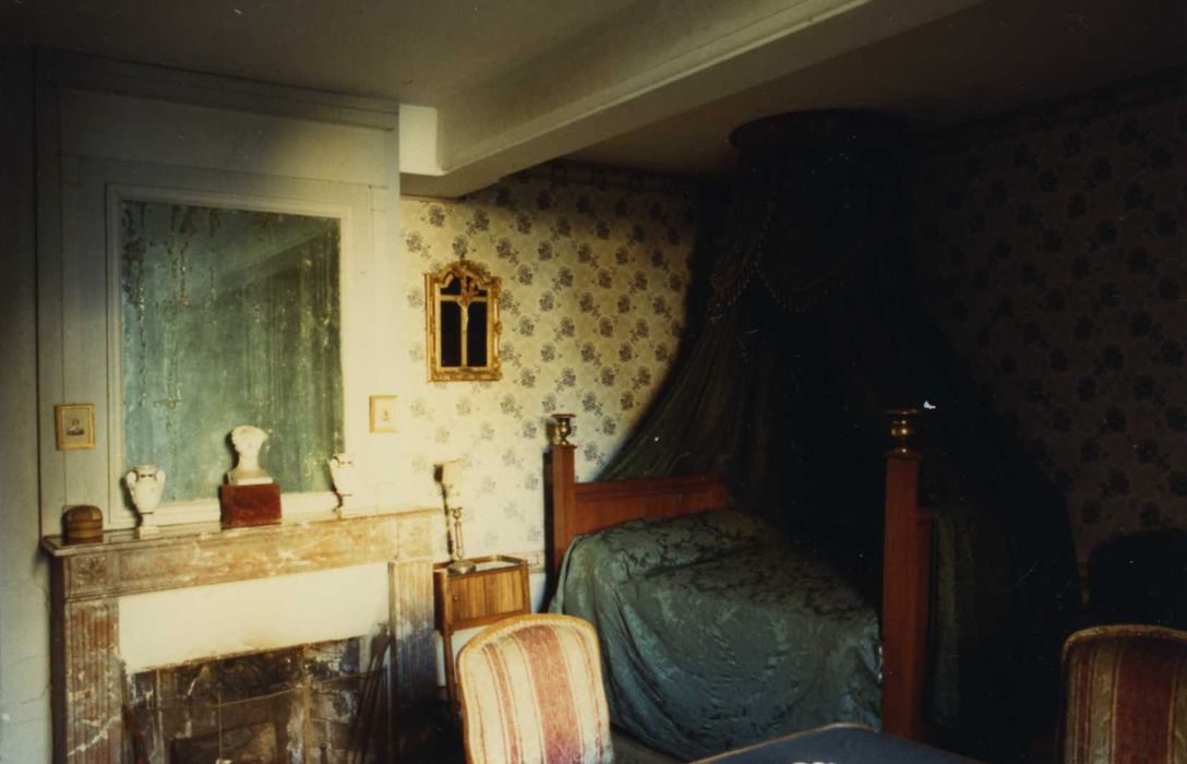 Maison Joseph-Joubert : chambre de Châteaubriand, vue partielle