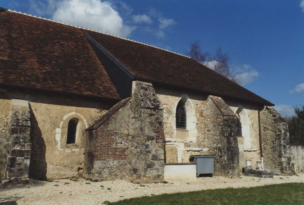 Ancienne église Saint-Loup à la Villotte : façade latérale sud, vue partielle