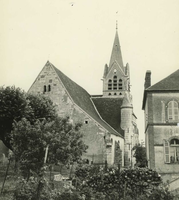 Eglise Saint-Jean-Baptiste : façade occidentale, vue partielle