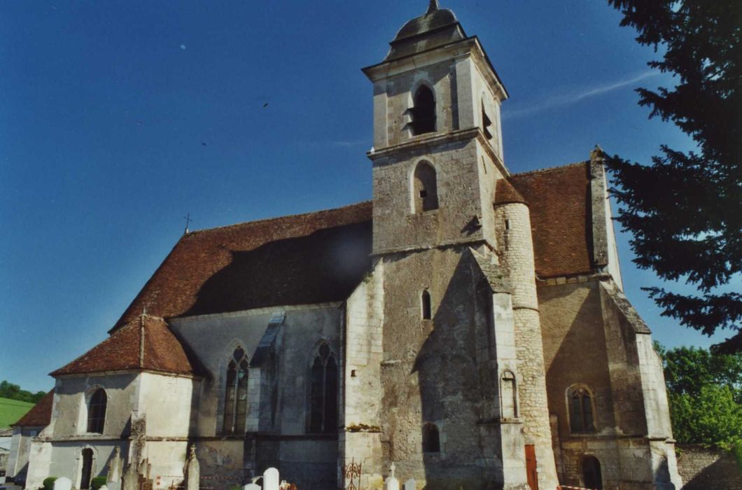 Eglise Saint-Martin : façade latérale nord, vue générale