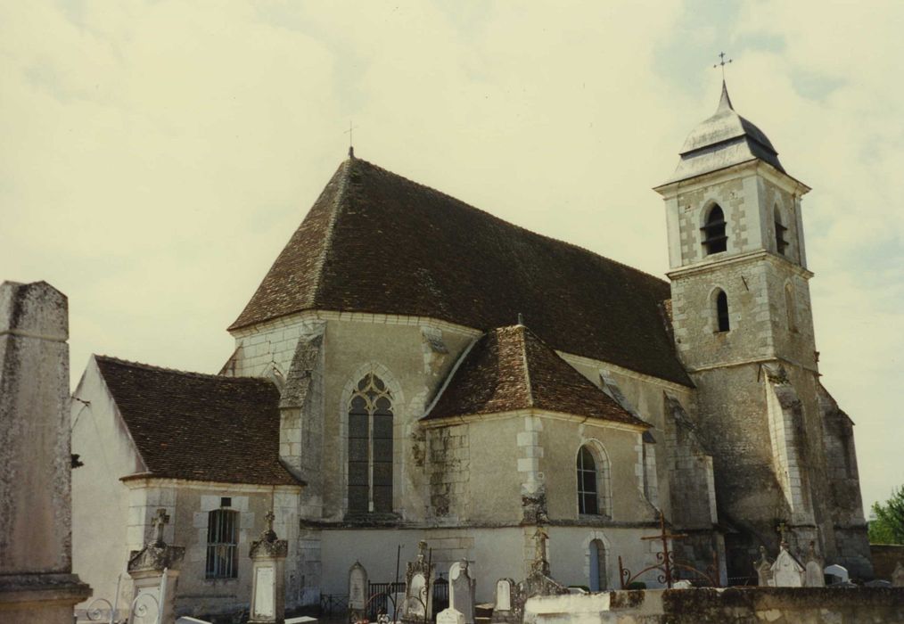 Eglise Saint-Martin : façade latérale nord, vue générale