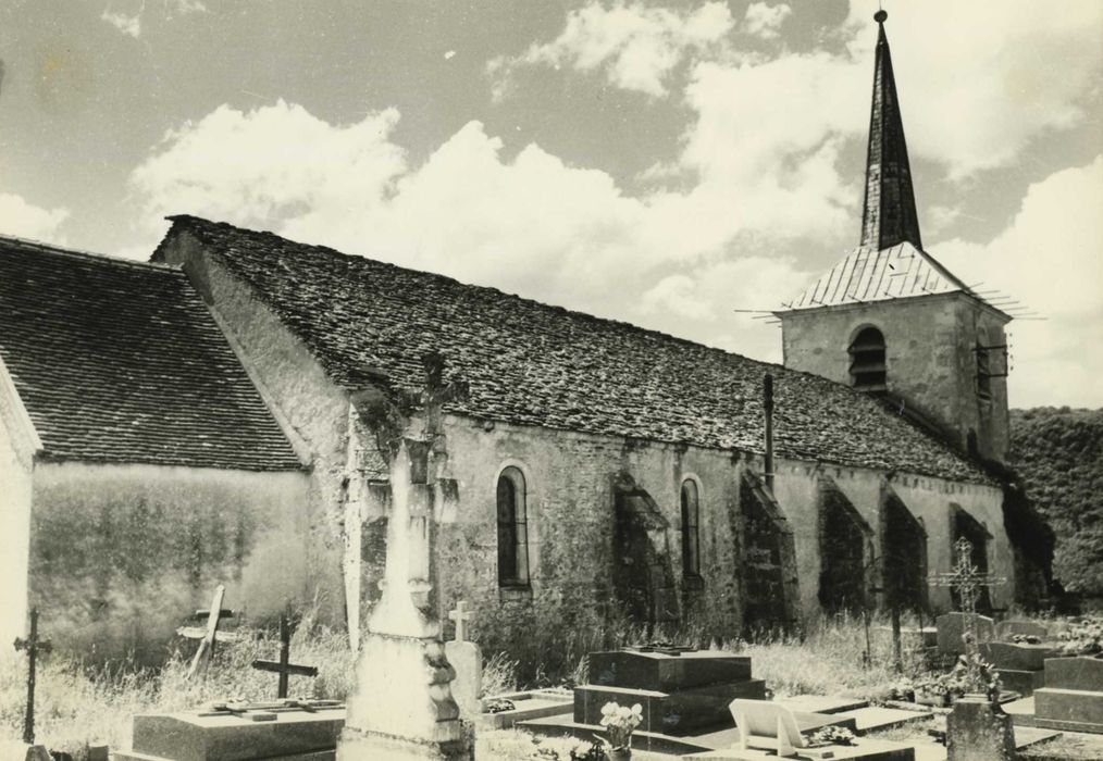 Eglise Saint-André : façade latérale nord, vue générale