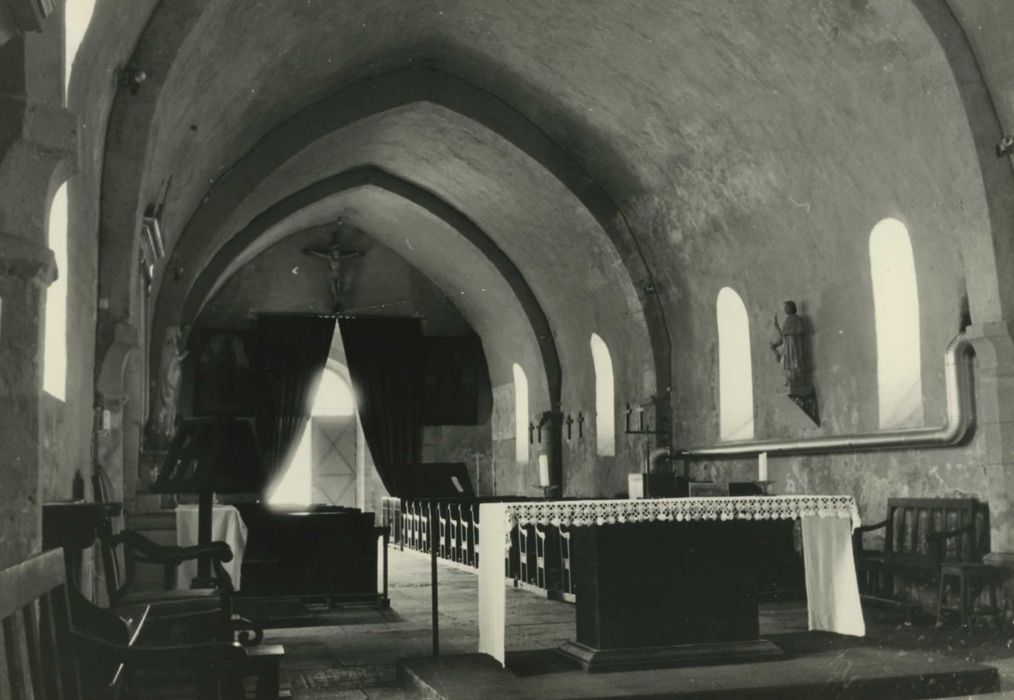 Eglise Saint-André : nef, vue générale