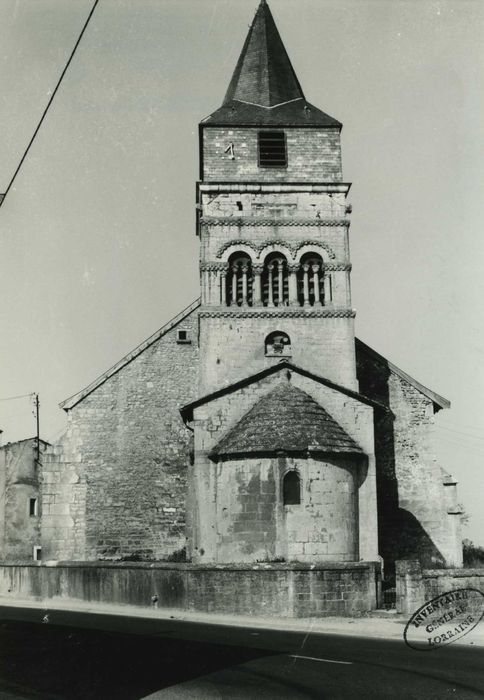 Eglise Saint-Brice : chevet, vue générale