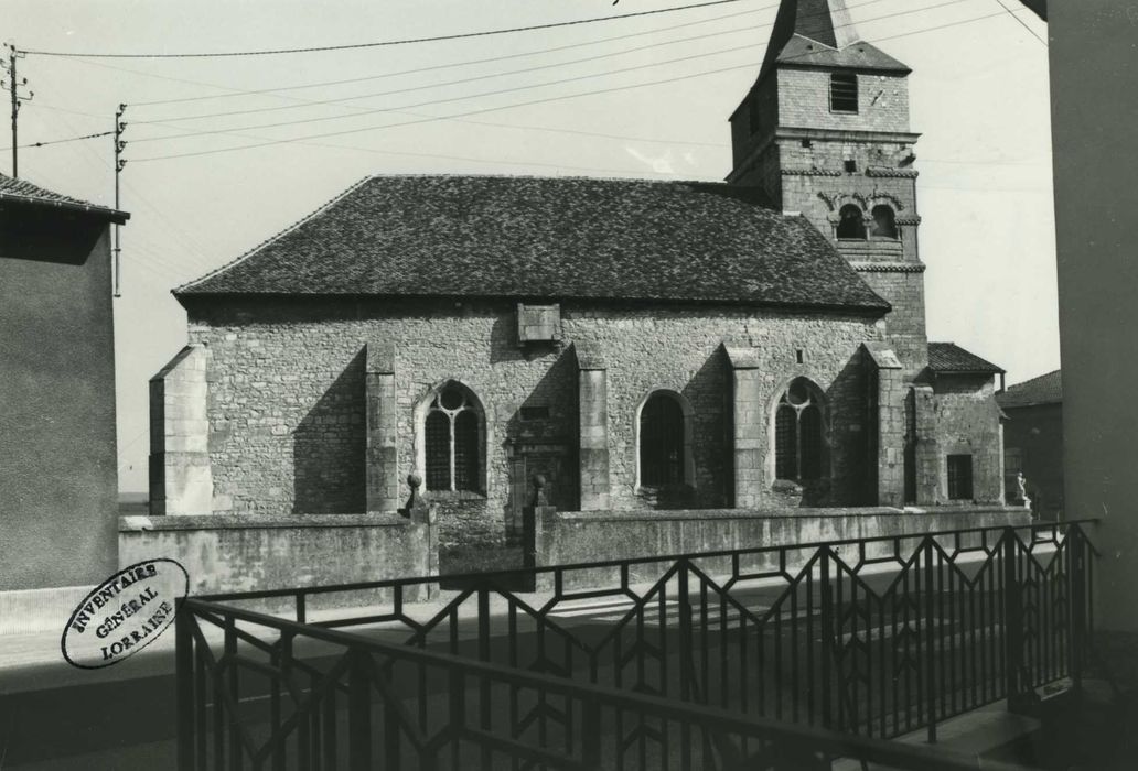 Eglise Saint-Brice : façade latérale sud, vue générale