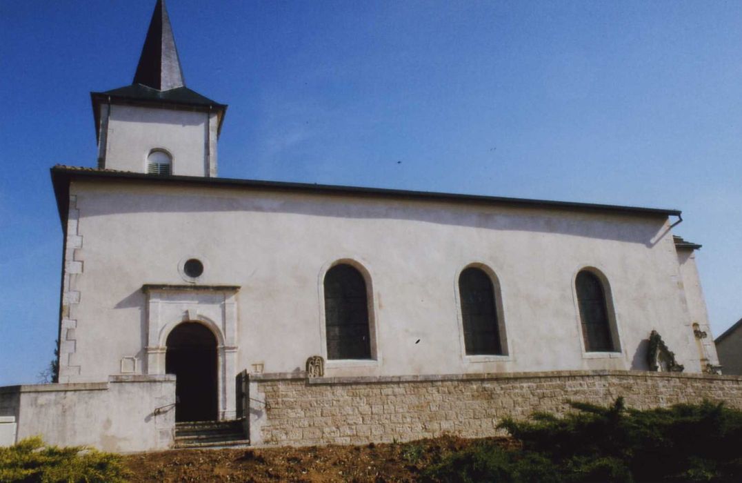 Eglise Saint-Martin : façade latérale sud, vue  générale