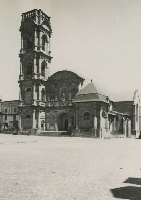 Abbaye (ancienne) : église abbatiale, façade occidentale, vue générale