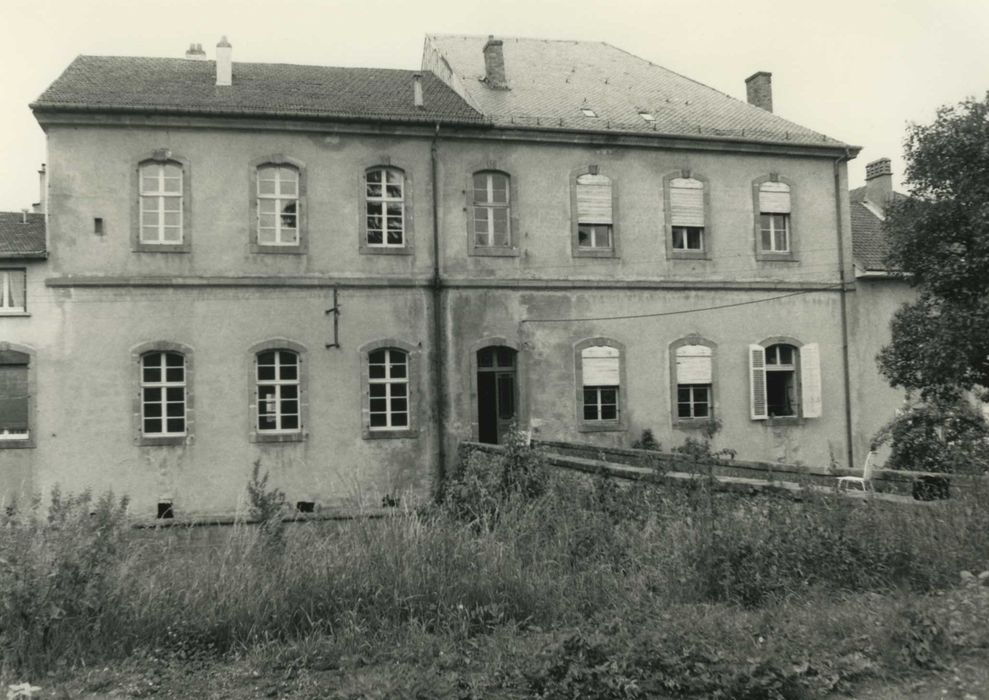 Abbaye (ancienne) : maison abbatiale, façade sud, vue générale