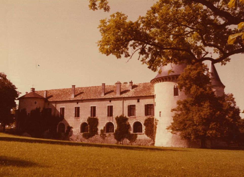 Château de Bourlémont : façade sud, vue générale