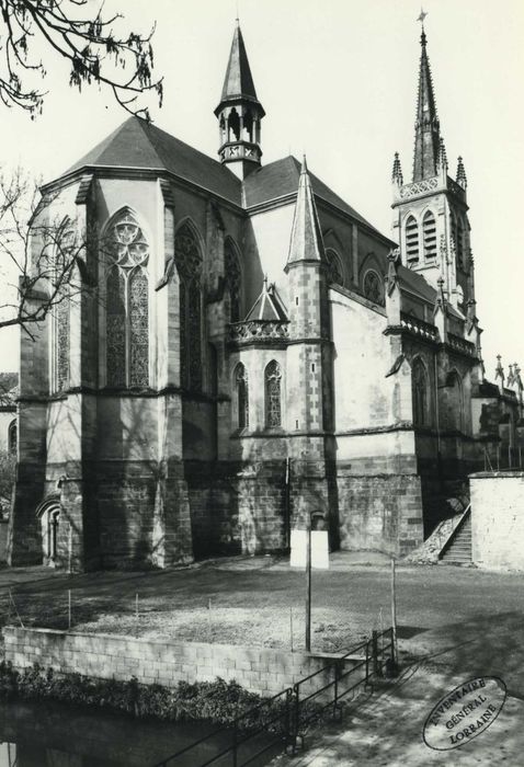 Basilique Saint-Pierre-Fourier : chevet, vue générale