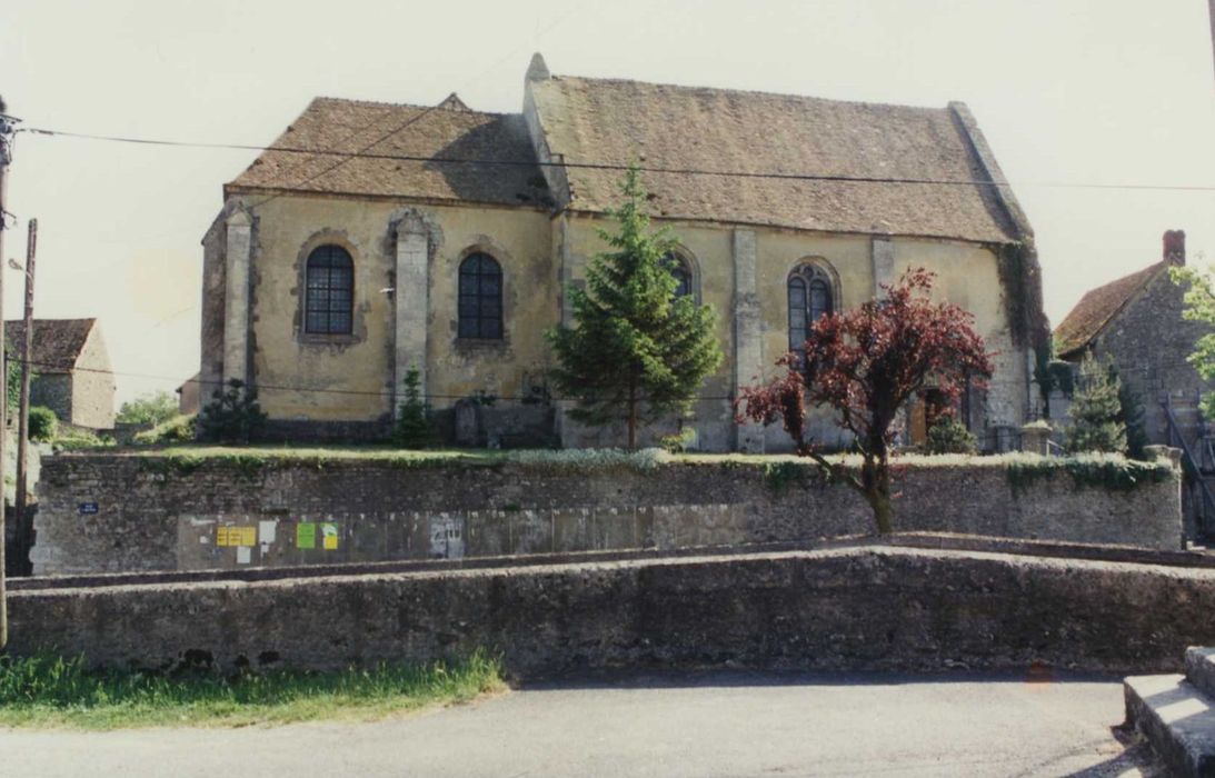 Eglise Saint-Sulpice : façade latérale nord, vue générale