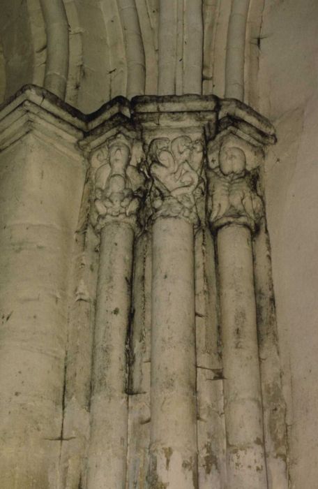 Eglise Saint-Sulpice : choeur, détail de la pile nord-ouest