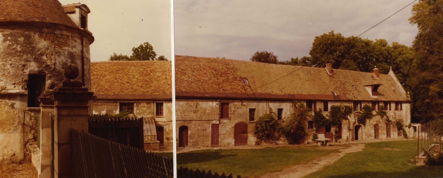 Château : ferme, façade sud, vue générale