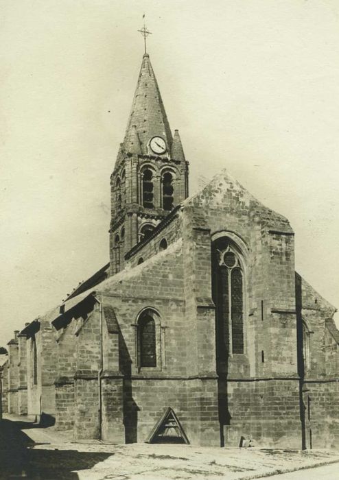 Eglise Notre-Dame : chevet, vue générale