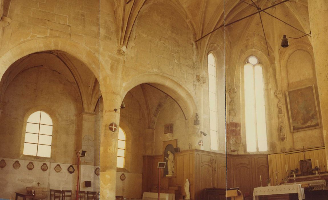 Eglise Saint-Léger : nef, vue partielle