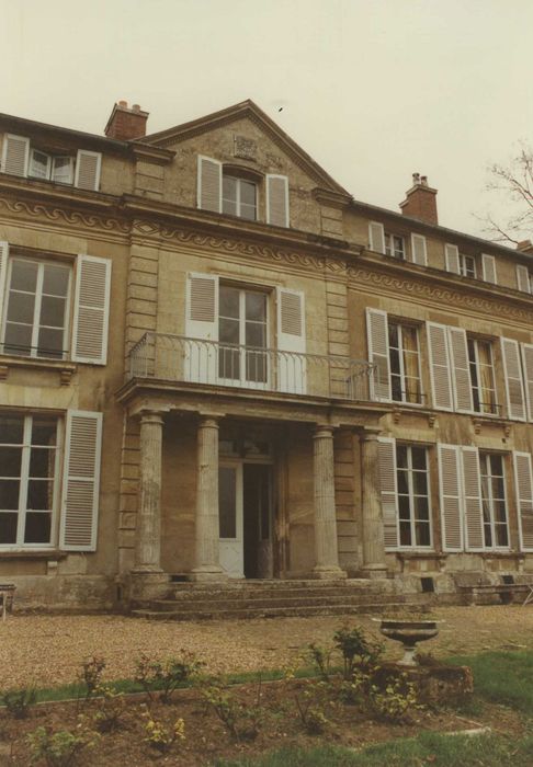 Maison des Bôves : façade sud, vue partielle