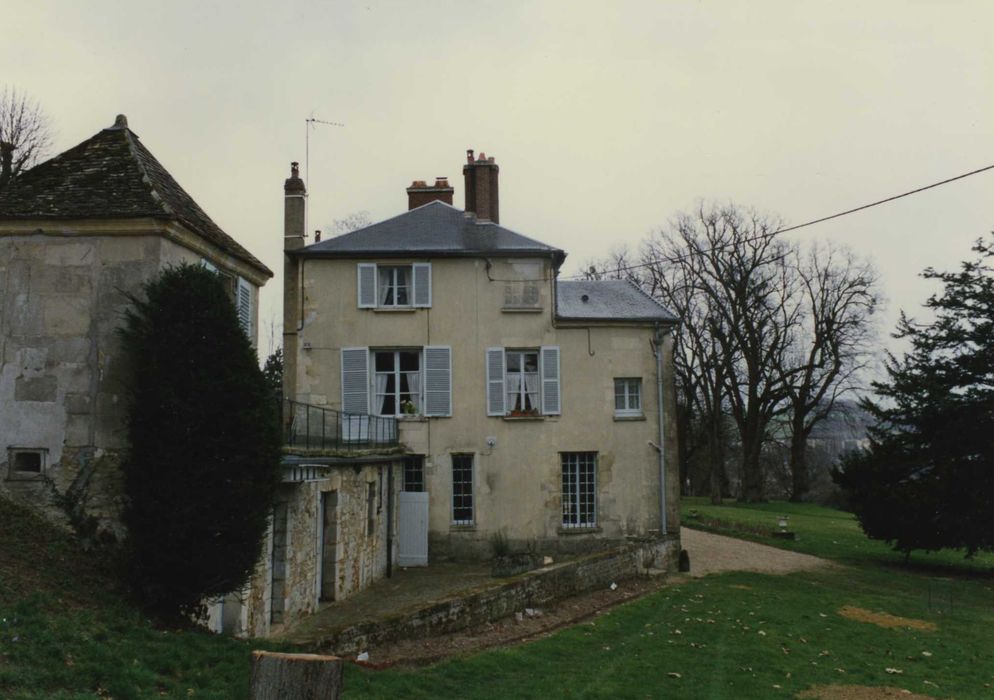 Maison des Bôves : façade latérale ouest, vue générale