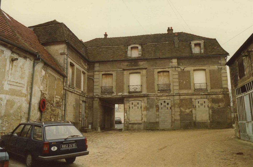 Hôtel de Brière (ancien) : façade nord sur cour, vue générale