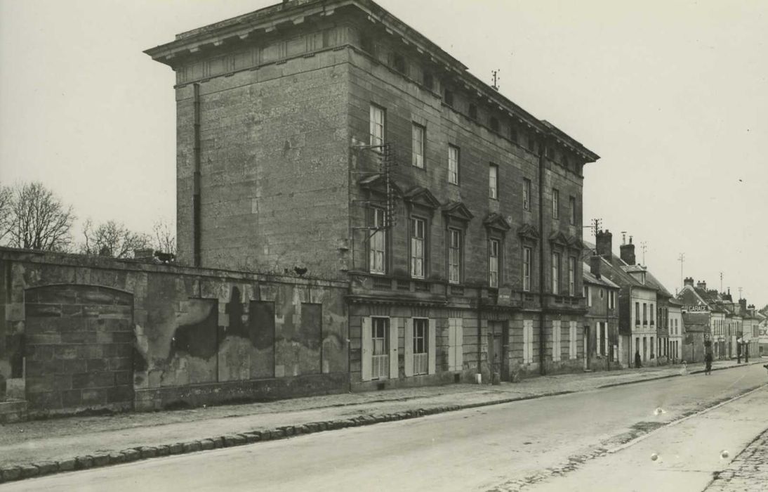 Hôtel de Crosne : façade sur rue, vue générale