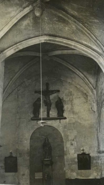 calvaire : Christ en croix entre la Vierge et sain Jean (le) - © Ministère de la Culture (France), Médiathèque du patrimoine et de la photographie, tous droits réservés