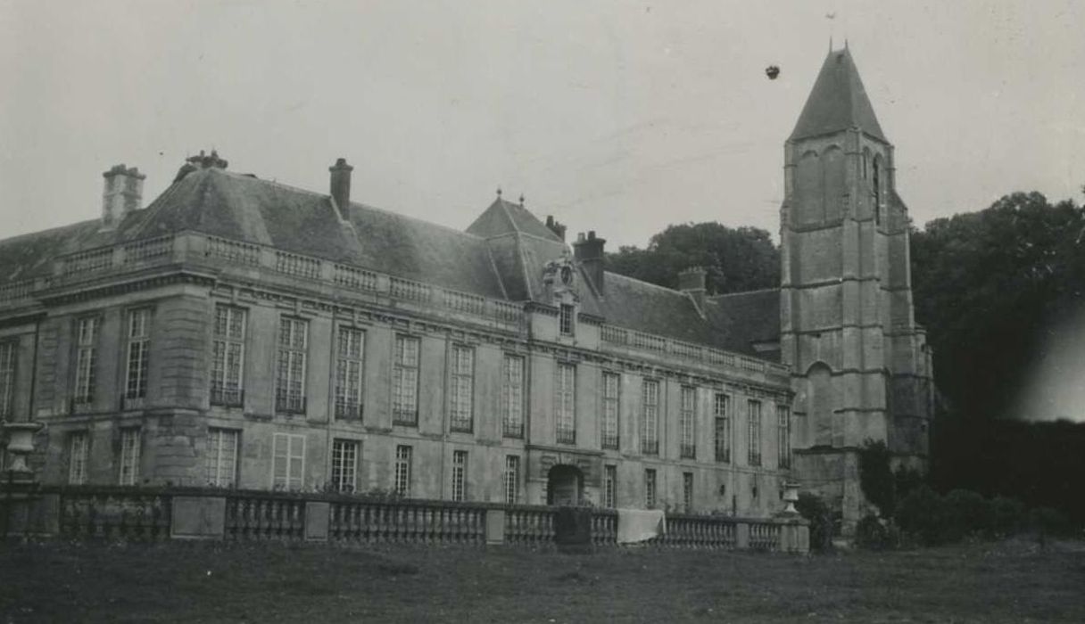 Château : façade nord, vue générale