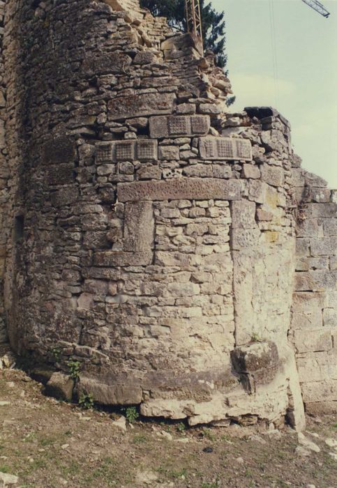 maison du verrier, tour d’angle sud-est, vue partielle