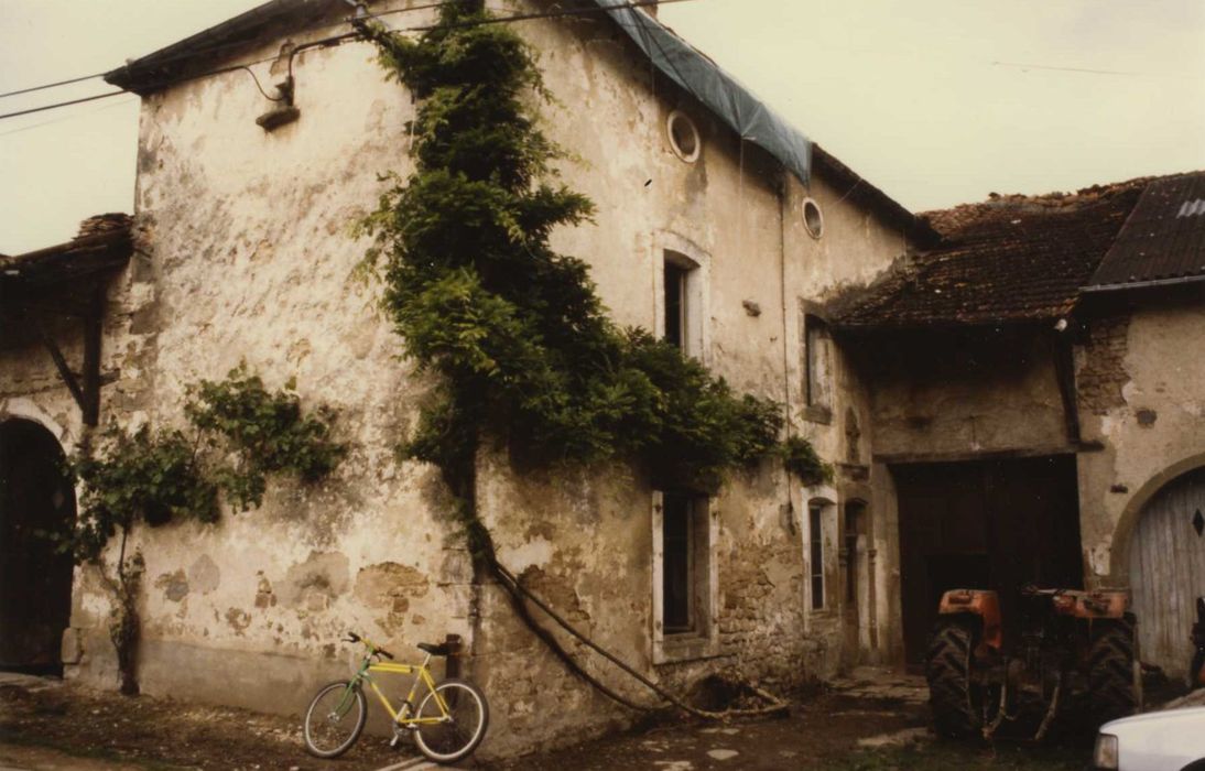 ferme, façades sud et est, vue générale