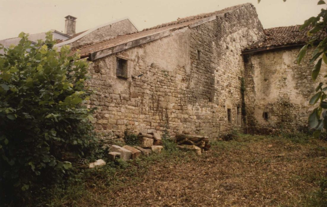 ferme, pignon ouest, vue générale